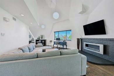 Unique lakefront home with nice updates, two bedrooms and  2 on Lake Kiowa Golf Course in Texas - for sale on GolfHomes.com, golf home, golf lot