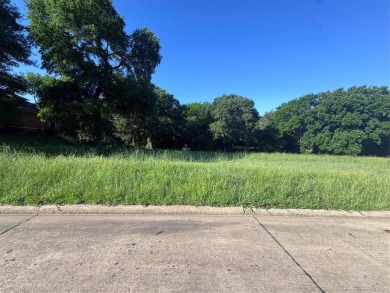 Build your dream home on a peaceful cul-de-sac in this quiet on Tangle Ridge Golf Club in Texas - for sale on GolfHomes.com, golf home, golf lot