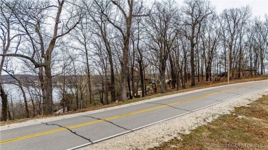 Rare opportunity to own a spacious double lot in an incredible on Seasons Ridge At Four Seasons in Missouri - for sale on GolfHomes.com, golf home, golf lot
