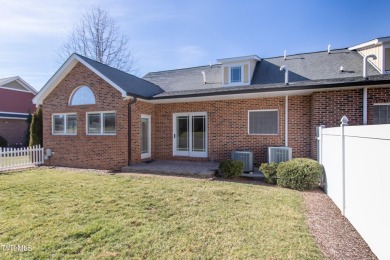 This luxury brick and stone townhome is located in Eagle Ridge on Virginian Golf Club in Virginia - for sale on GolfHomes.com, golf home, golf lot