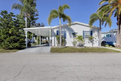 Welcome home to 774 Queensway Rd South in award winning Maple on Maple Leaf Golf and Country Club in Florida - for sale on GolfHomes.com, golf home, golf lot