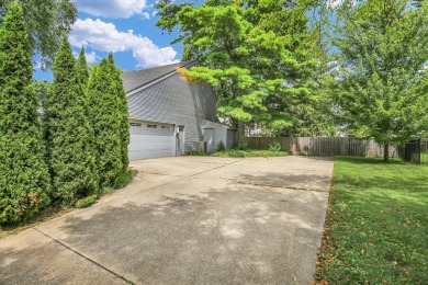 Discover this beautiful 3 bed, 2.5 bath home located in the on Lincolnshire Fields Country Club in Illinois - for sale on GolfHomes.com, golf home, golf lot
