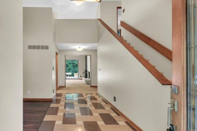Discover this beautiful 3 bed, 2.5 bath home located in the on Lincolnshire Fields Country Club in Illinois - for sale on GolfHomes.com, golf home, golf lot