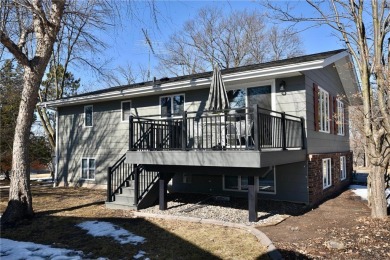 Super clean, immaculately maintained 3 bed, 2 bath split-level on Stones Throw Golf Course in Minnesota - for sale on GolfHomes.com, golf home, golf lot