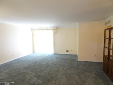END YOUR SEARCH HERE! RARE FIND! This Ranch style condo with 1st on St. Clair Shores Country Club in Michigan - for sale on GolfHomes.com, golf home, golf lot