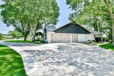 Welcome to 6101 W Choctaw Ct - a stunning, fully remodeled golf on De Cordova Bend Country Club in Texas - for sale on GolfHomes.com, golf home, golf lot