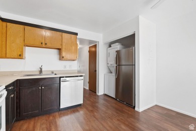 Sunny & bright townhome * Convenient location to downtown on Jordan River Par-3 in Utah - for sale on GolfHomes.com, golf home, golf lot