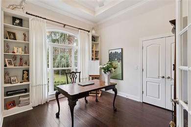 THIS IS A BEAUTIFULLY UPDATED, LUXURIOUS HOME IN PRESTIGIOUS OAK on Oak Grove Island Golf and Country Club in Georgia - for sale on GolfHomes.com, golf home, golf lot