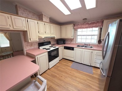 Brookridge Community -DOUBLE LOT! 2 Bedroom Golf Course Home on Brookridge Country Club in Florida - for sale on GolfHomes.com, golf home, golf lot