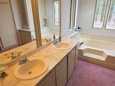 Brookridge Community -DOUBLE LOT! 2 Bedroom Golf Course Home on Brookridge Country Club in Florida - for sale on GolfHomes.com, golf home, golf lot