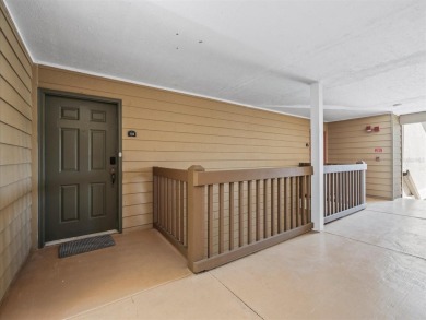 Beautifully updated 2 bedroom, 2 bath condo with a large balcony on Hunters Green Country Club in Florida - for sale on GolfHomes.com, golf home, golf lot