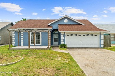 **OPEN HOUSE THIS SATURDAY 8/16 12-5PM** Welcome to your own on Holiday Golf Club in Florida - for sale on GolfHomes.com, golf home, golf lot