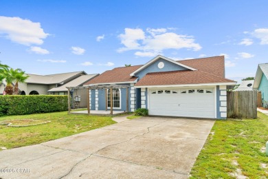 **OPEN HOUSE THIS SATURDAY 8/16 12-5PM** Welcome to your own on Holiday Golf Club in Florida - for sale on GolfHomes.com, golf home, golf lot