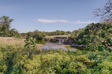 Beautiful level lot just a short distance from the Horseshoe Bay on Slick Rock Golf Course - Horseshoe Bay in Texas - for sale on GolfHomes.com, golf home, golf lot