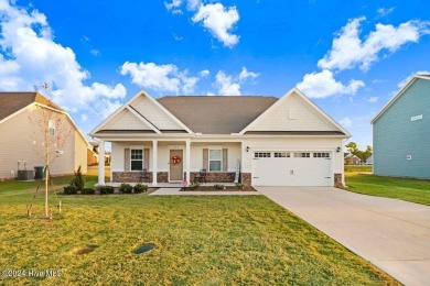 Welcome to this beautiful 3-bedroom, 2.5 Bathroom home at Lane on Lane Tree Golf Course in North Carolina - for sale on GolfHomes.com, golf home, golf lot