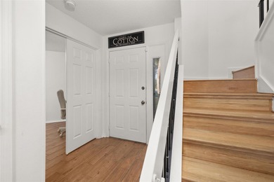 Under contract-accepting backup offers. Welcome to this on Tuscawilla Country Club in Florida - for sale on GolfHomes.com, golf home, golf lot