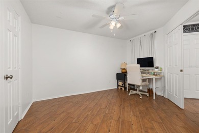 Under contract-accepting backup offers. Welcome to this on Tuscawilla Country Club in Florida - for sale on GolfHomes.com, golf home, golf lot