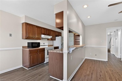 Beautifully maintained 3-bedroom, 2.5-bath townhouse located in on Kempsville Greens Municipal Golf Course in Virginia - for sale on GolfHomes.com, golf home, golf lot