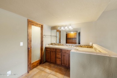 Beautiful townhome nestled in Prescott Resort Golf and Tennis on Antelope Hills Golf Courses in Arizona - for sale on GolfHomes.com, golf home, golf lot