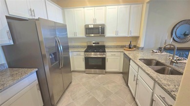 This beautifully maintained 3-bedroom, 2.5-bath townhouse is on Lakewood National Golf Club in Florida - for sale on GolfHomes.com, golf home, golf lot