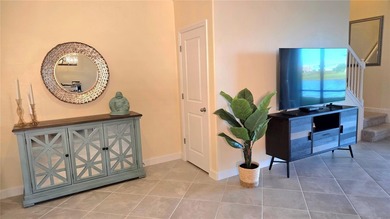 This beautifully maintained 3-bedroom, 2.5-bath townhouse is on Lakewood National Golf Club in Florida - for sale on GolfHomes.com, golf home, golf lot