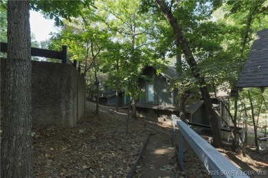 Looking for an affordable single family home in the coveted on The Oaks Golf Course in Missouri - for sale on GolfHomes.com, golf home, golf lot
