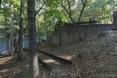 Looking for an affordable single family home in the coveted on The Oaks Golf Course in Missouri - for sale on GolfHomes.com, golf home, golf lot