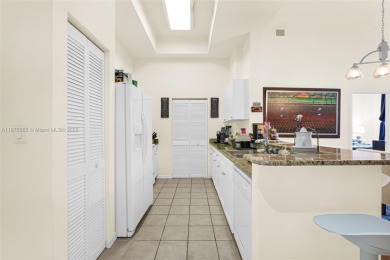 Spacious 2 bed / 2 bath condo in the heart of Aventura! Bright on Turnberry Isle Resort and Club in Florida - for sale on GolfHomes.com, golf home, golf lot