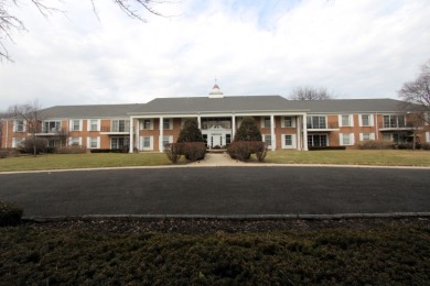 Welcome to this highly sought after 55+ age & dog free condo on Inwood Golf Course in Illinois - for sale on GolfHomes.com, golf home, golf lot