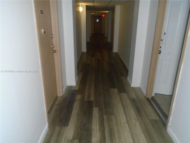 Excellent Opportunity in Inverrary! 2nd-floor 2-bedroom, 2-bath on Woodlands Country Club in Florida - for sale on GolfHomes.com, golf home, golf lot