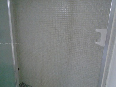 Excellent Opportunity in Inverrary! 2nd-floor 2-bedroom, 2-bath on Woodlands Country Club in Florida - for sale on GolfHomes.com, golf home, golf lot