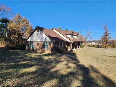 Nice 3 bedroom, 2 bath home on approx. 1.19-acre lot. Located on on Vache-Grasse Country Club in Arkansas - for sale on GolfHomes.com, golf home, golf lot