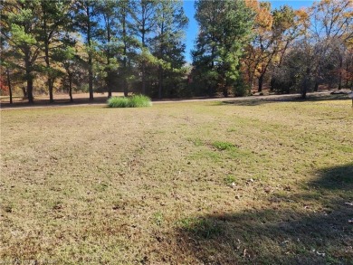 Nice 3 bedroom, 2 bath home on approx. 1.19-acre lot. Located on on Vache-Grasse Country Club in Arkansas - for sale on GolfHomes.com, golf home, golf lot