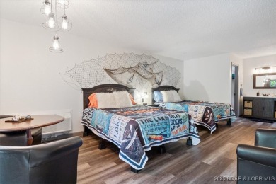 Welcome to this beautifully updated and move-in-ready home on The Oaks Golf Course in Missouri - for sale on GolfHomes.com, golf home, golf lot