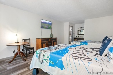 Welcome to this beautifully updated and move-in-ready home on The Oaks Golf Course in Missouri - for sale on GolfHomes.com, golf home, golf lot