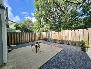 Looking for easy living in a central location with convenience on Hilaman Park Golf Course in Florida - for sale on GolfHomes.com, golf home, golf lot