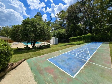 Looking for easy living in a central location with convenience on Hilaman Park Golf Course in Florida - for sale on GolfHomes.com, golf home, golf lot