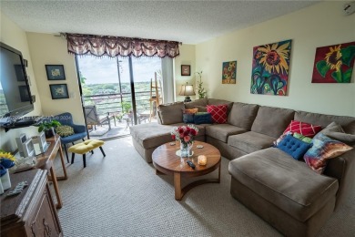 Welcome to this immaculate 2-bedroom, 2-bathroom condo on the on Pembroke Lakes Golf Club in Florida - for sale on GolfHomes.com, golf home, golf lot