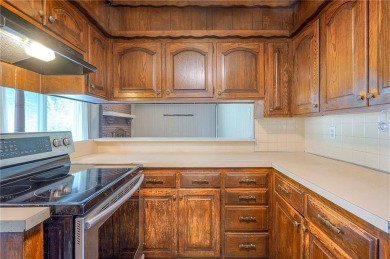 Large raised ranch in desirable Fairway Hills...Newer interior on Royal Meadows Golf Course in Missouri - for sale on GolfHomes.com, golf home, golf lot