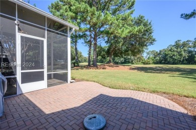 Turn key home! Just move right in! Clean as a whistle! One owner on Crescent Pointe Golf Club in South Carolina - for sale on GolfHomes.com, golf home, golf lot