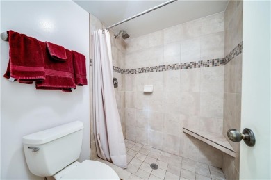 Well-Maintained condo in Exclusive 55+ Lakes of Environ on Inverrary Country Club in Florida - for sale on GolfHomes.com, golf home, golf lot