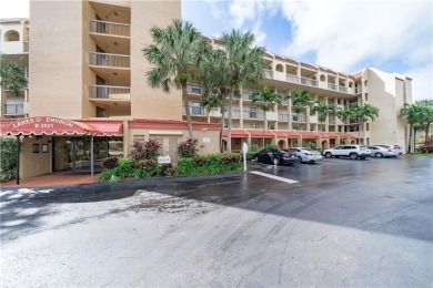 Well-Maintained condo in Exclusive 55+ Lakes of Environ on Inverrary Country Club in Florida - for sale on GolfHomes.com, golf home, golf lot