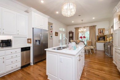 Beautiful home in the desirable gated neighborhood, The OAKS in on Chenal Country Club - Bear Den Mountain in Arkansas - for sale on GolfHomes.com, golf home, golf lot