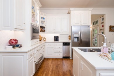 Beautiful home in the desirable gated neighborhood, The OAKS in on Chenal Country Club - Bear Den Mountain in Arkansas - for sale on GolfHomes.com, golf home, golf lot