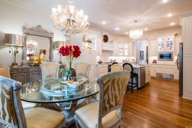 Beautiful home in the desirable gated neighborhood, The OAKS in on Chenal Country Club - Bear Den Mountain in Arkansas - for sale on GolfHomes.com, golf home, golf lot