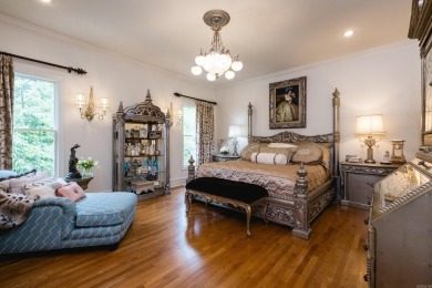 Beautiful home in the desirable gated neighborhood, The OAKS in on Chenal Country Club - Bear Den Mountain in Arkansas - for sale on GolfHomes.com, golf home, golf lot