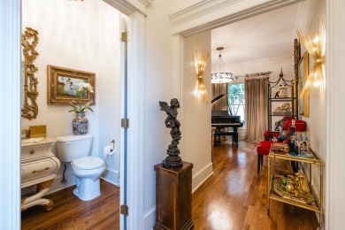 Beautiful home in the desirable gated neighborhood, The OAKS in on Chenal Country Club - Bear Den Mountain in Arkansas - for sale on GolfHomes.com, golf home, golf lot