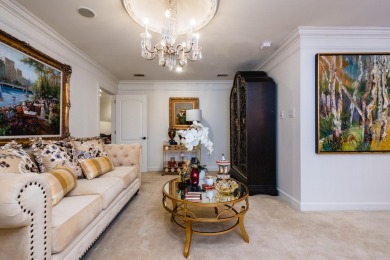 Beautiful home in the desirable gated neighborhood, The OAKS in on Chenal Country Club - Bear Den Mountain in Arkansas - for sale on GolfHomes.com, golf home, golf lot
