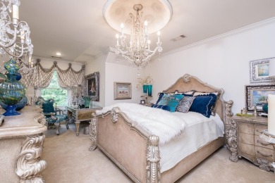 Beautiful home in the desirable gated neighborhood, The OAKS in on Chenal Country Club - Bear Den Mountain in Arkansas - for sale on GolfHomes.com, golf home, golf lot