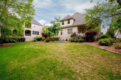 Beautiful home in the desirable gated neighborhood, The OAKS in on Chenal Country Club - Bear Den Mountain in Arkansas - for sale on GolfHomes.com, golf home, golf lot